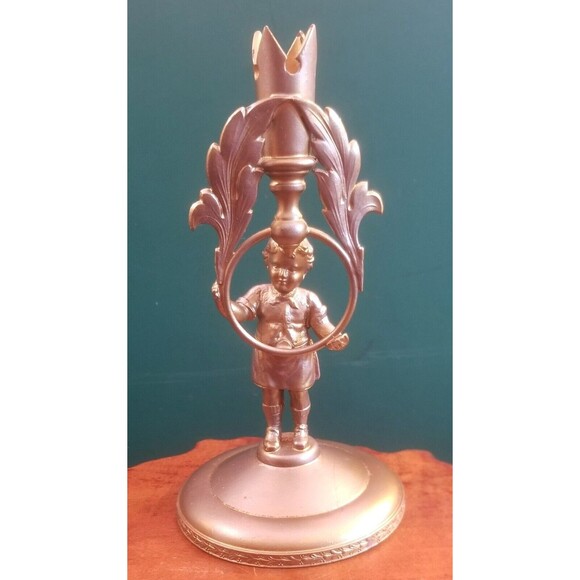 Vintage Cromwell Plate Co. Candlestick Boy Holding Hoop & Laurels 6.5" - Picture 1 of 7